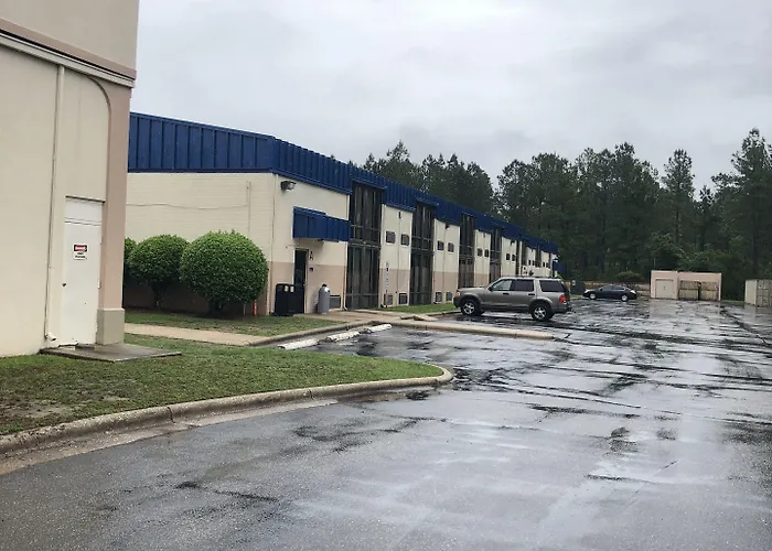 Days Inn By Wyndham Fayetteville-South/I-95 Exit 49